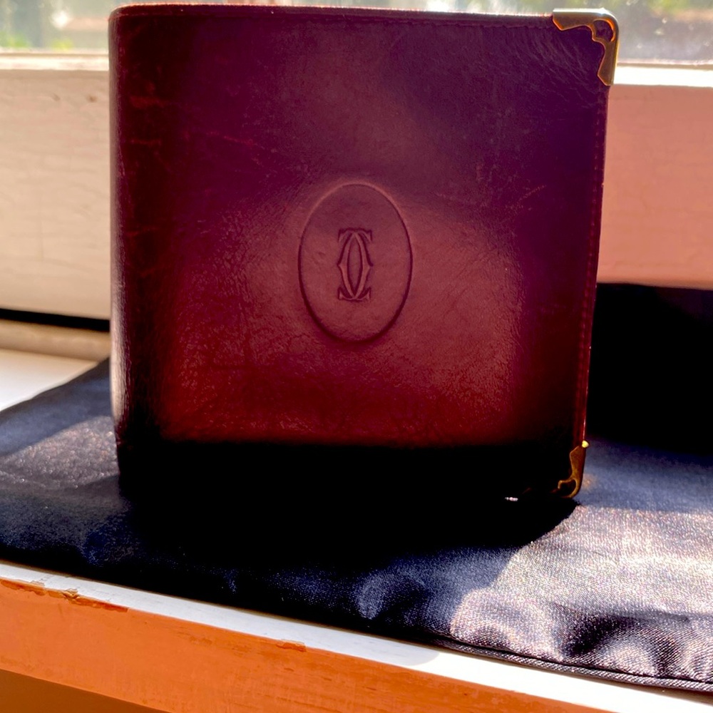 Cartier men billfold  (EUC) color burgundy